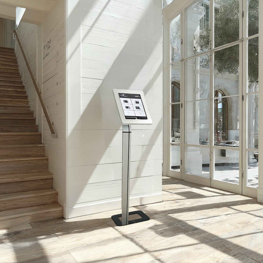 Stand de podea pentru tableta cu incuietoare, Maclean MC-645, alb