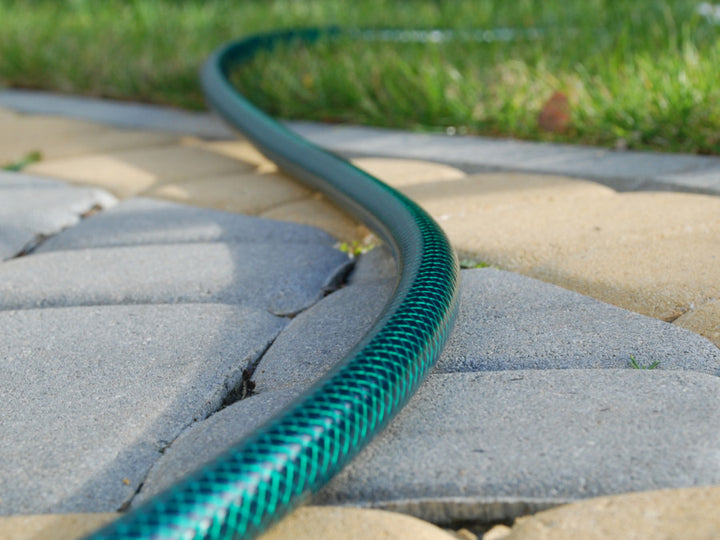Furtun de grădină Cellfast, 3 straturi, împletitură încrucișată din poliester, 3/4" 30 m, economic