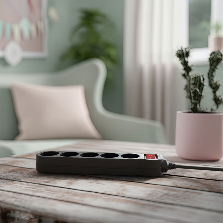 Maclean Energy power strip MCE183 Cablu de extensie cu 5 prize cu întrerupător
