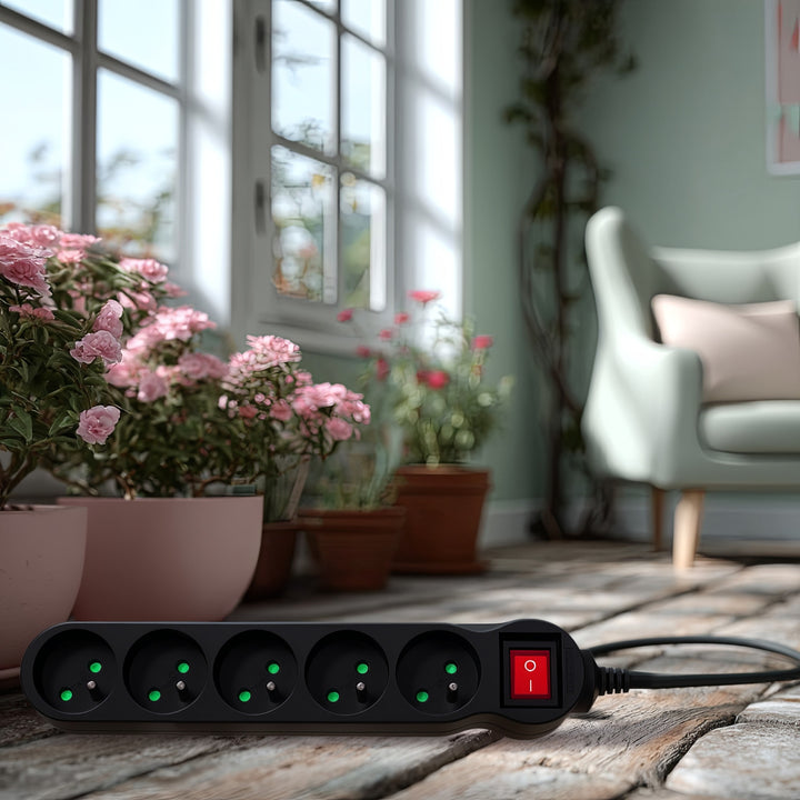 Maclean Energy power strip MCE183 Cablu de extensie cu 5 prize cu întrerupător