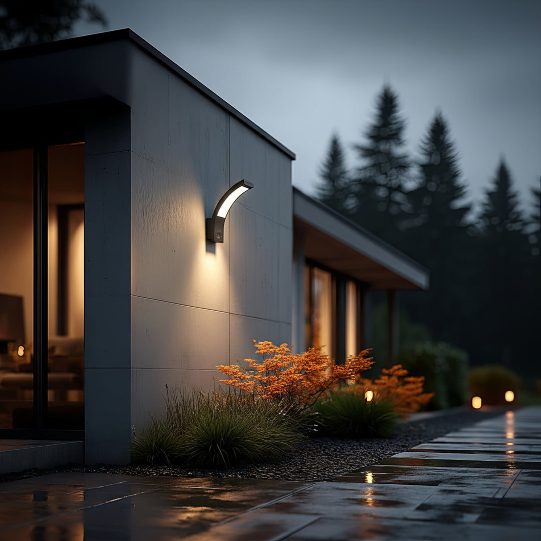 Lampă LED Maclean Energy MCE244 cu senzor de mișcare în infraroșu 750lm 10W IP54