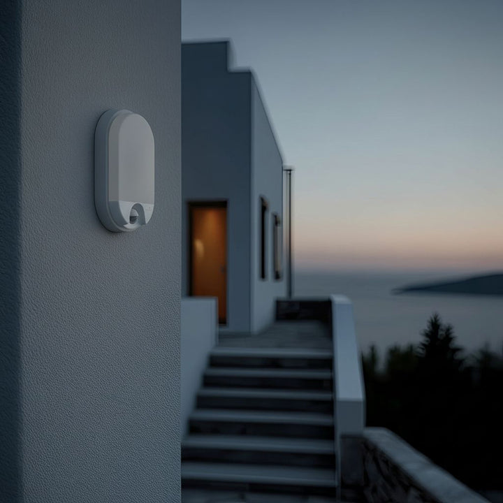 Lampă LED MCE340 cu senzor de mișcare în infraroșu - 1100lm 15W IP54, lumină naturală (4000K)