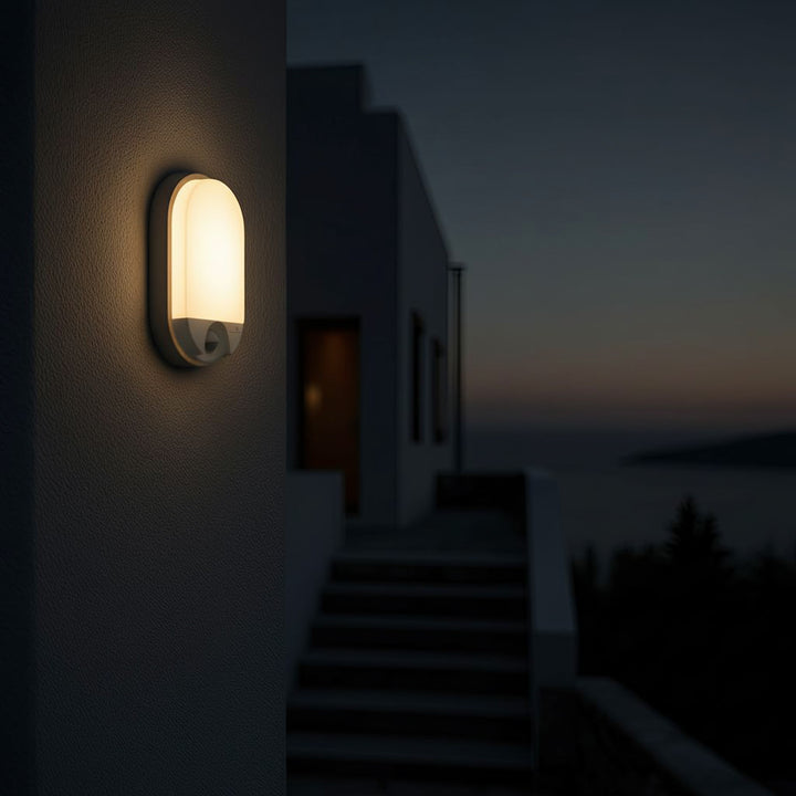 Lampă LED MCE340 cu senzor de mișcare în infraroșu - 1100lm 15W IP54, lumină naturală (4000K)
