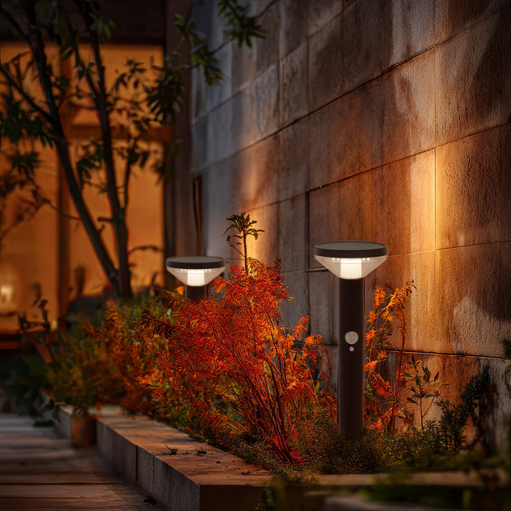 Lampa solara LED cu senzor, MCE465 C/M IP44, Bateria Li-ion 18650, IP44, 3,7V, 1200 mAh, neagra