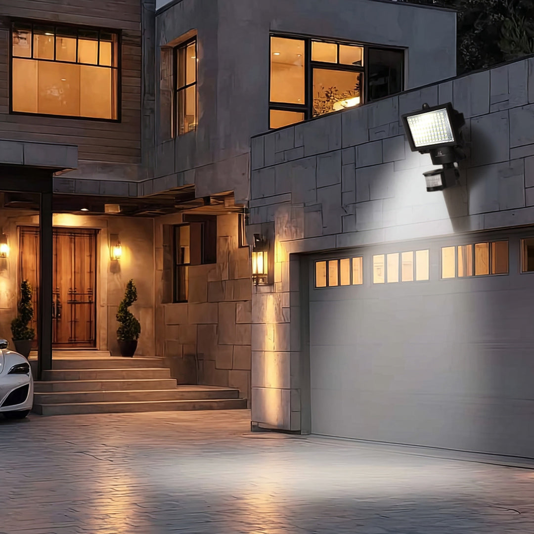 Proiector solar cu senzor de amurg si mișcare, LED, Maclean Energy IP44, 6W, 360lm, 6000K alb rece, baterie reîncărcabilă Li-ion 2400 mAh, 5.5V DC MCE442