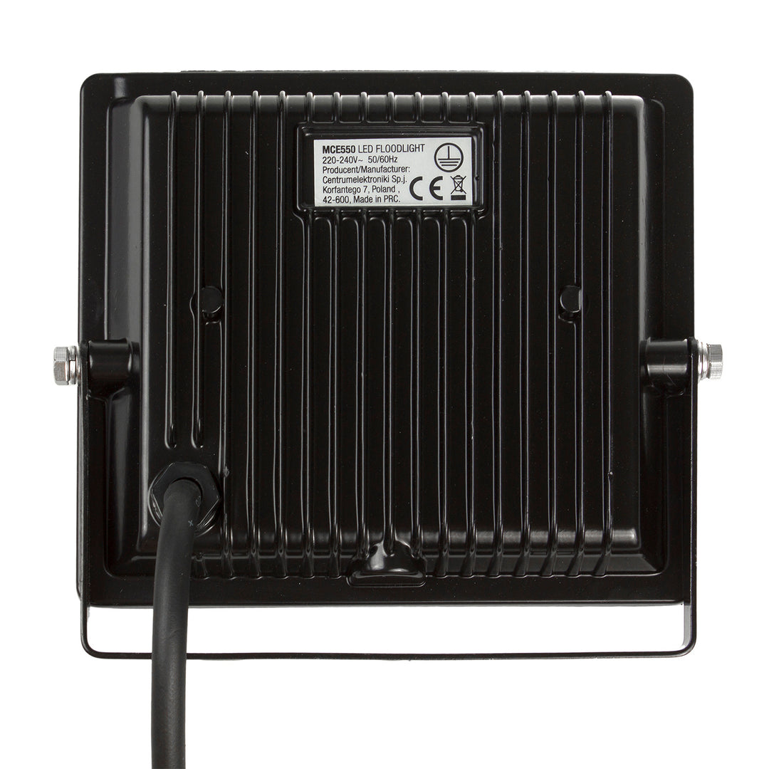 2× halogen alb neutru 4000 lm 50 W + trepied + cablu de 5 m.