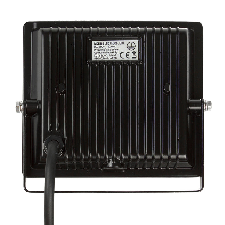2× halogen alb neutru 4000 lm 50 W + trepied + cablu de 5 m.