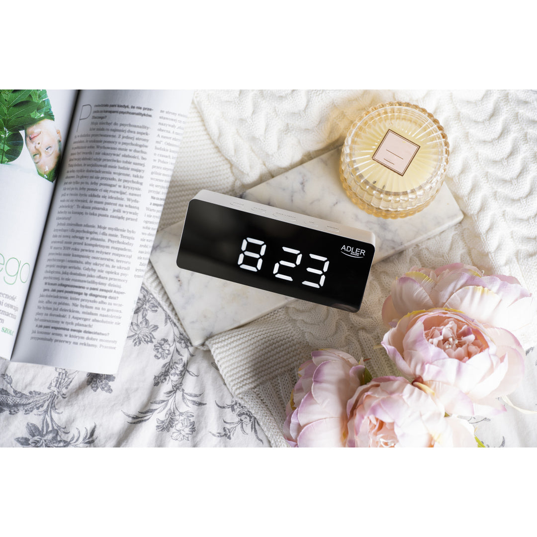 Ceas cu alarmă cu afișaj LED și termometru Adler AD 1189 W