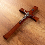 Agățat cruce clasică cu o dungă maro 30x14x1.8cm