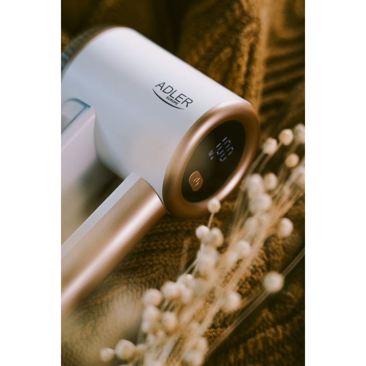 Aparat de ras pentru țesături Adler, încărcare USB, afișaj LCD, viteză în 3 trepte, perie, AD 9617