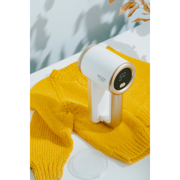 Aparat de ras pentru țesături Adler, încărcare USB, afișaj LCD, viteză în 3 trepte, perie, AD 9617