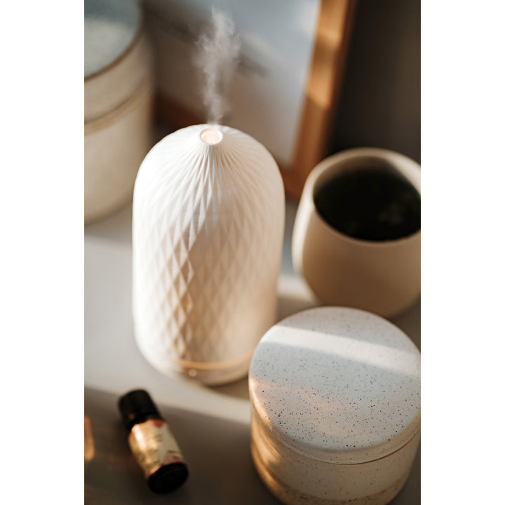 Camry CR 7970 Difuzor de aromă ceramic cu ultrasunete, 100 ml, lumină ambientală