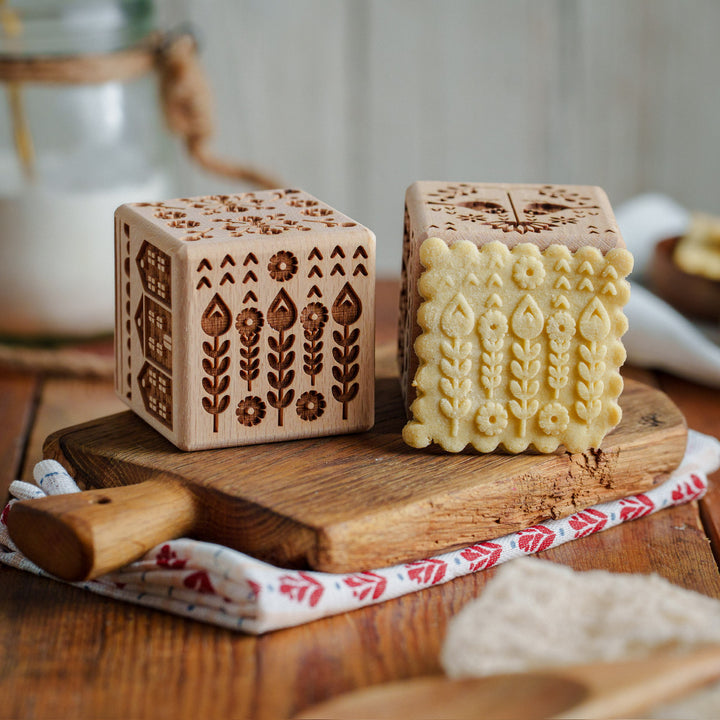 Stampila pentru prajituri din lemn gravat Goody Woody, 6 cm, lemn de fag, 6 modele, stil scandinav