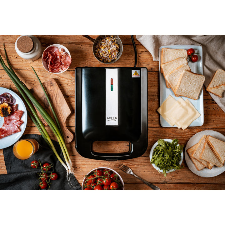 Adler AD 3055 negru 2000 Watt sandwich maker pentru 4 sandwich-uri