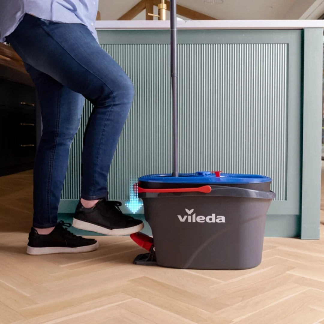 Mop rotativ Vileda, două camere, sistem de centrifugare, bară pliabilă, curățare ușoară a colțurilor, turbo H2prO + cartuș suplimentar