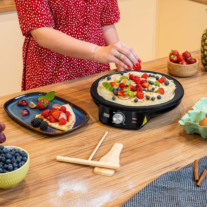 Aparat pentru clătite Teesa, tigaie electrică pentru clătite, diametru placă 30 cm, putere 1200 W, TSA3235