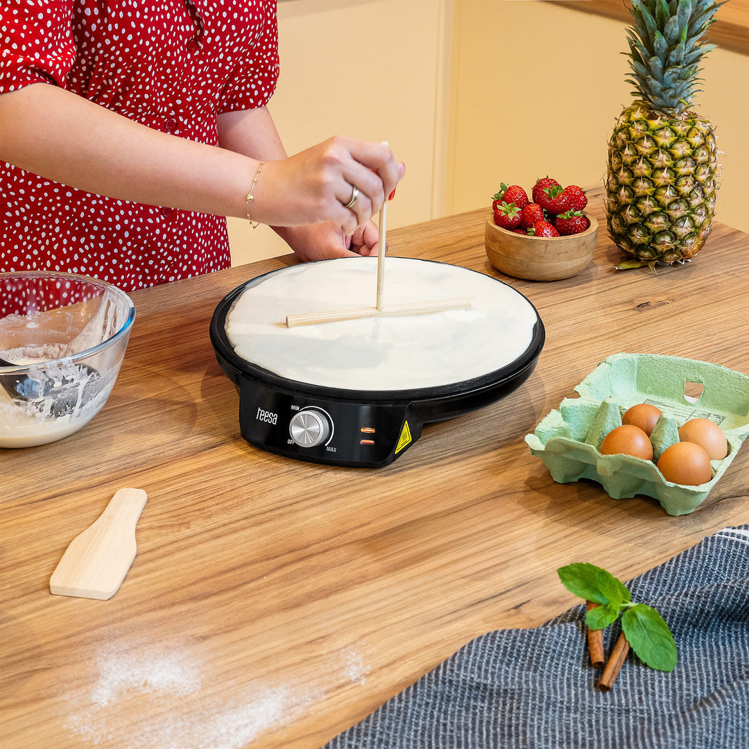 Aparat pentru clătite Teesa, tigaie electrică pentru clătite, diametru placă 30 cm, putere 1200 W, TSA3235