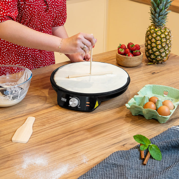 Aparat pentru clătite Teesa, tigaie electrică pentru clătite, diametru placă 30 cm, putere 1200 W, TSA3235