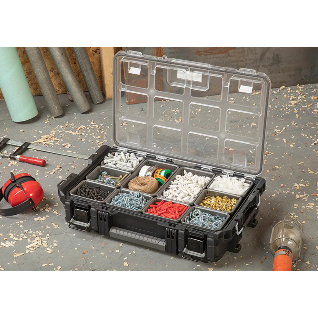 Organizator pentru scule Keter ROC Pro Gear 1.0, capacitate de peste 13 litri, capac transparent și rezistent, garnitură de protecție împotriva prafului și apei, închizători metalice, 257190