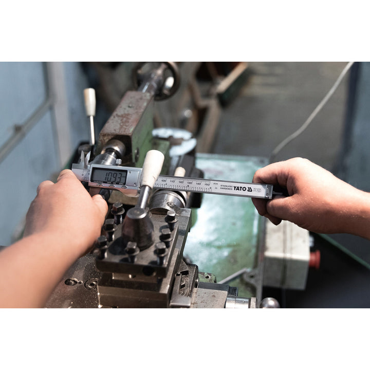 Șubler electronic Yato, oțel inoxidabil, precizie 0,02 mm, interval 0-150 mm, scală adaptată sistemelor metrice și imperiale, YT-7201