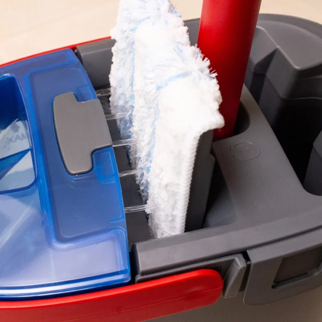 Mop plat Vileda H2prO, separare 100% a apei curate de cea murdară, două rezervoare, 3 tampoane din microfibră, vârf rotativ la 360°, 175774