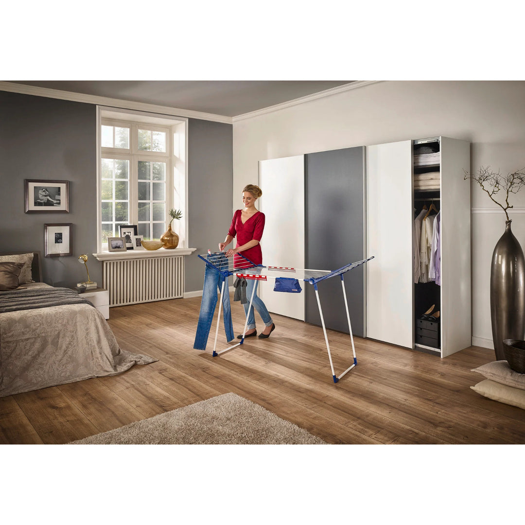 Uscător Leifheit Pegasus 180 Solid Plus, lungime linie 18 m, picioare paralele stabile, rezistent la intemperii, 2 cleme pentru rufe, 81510