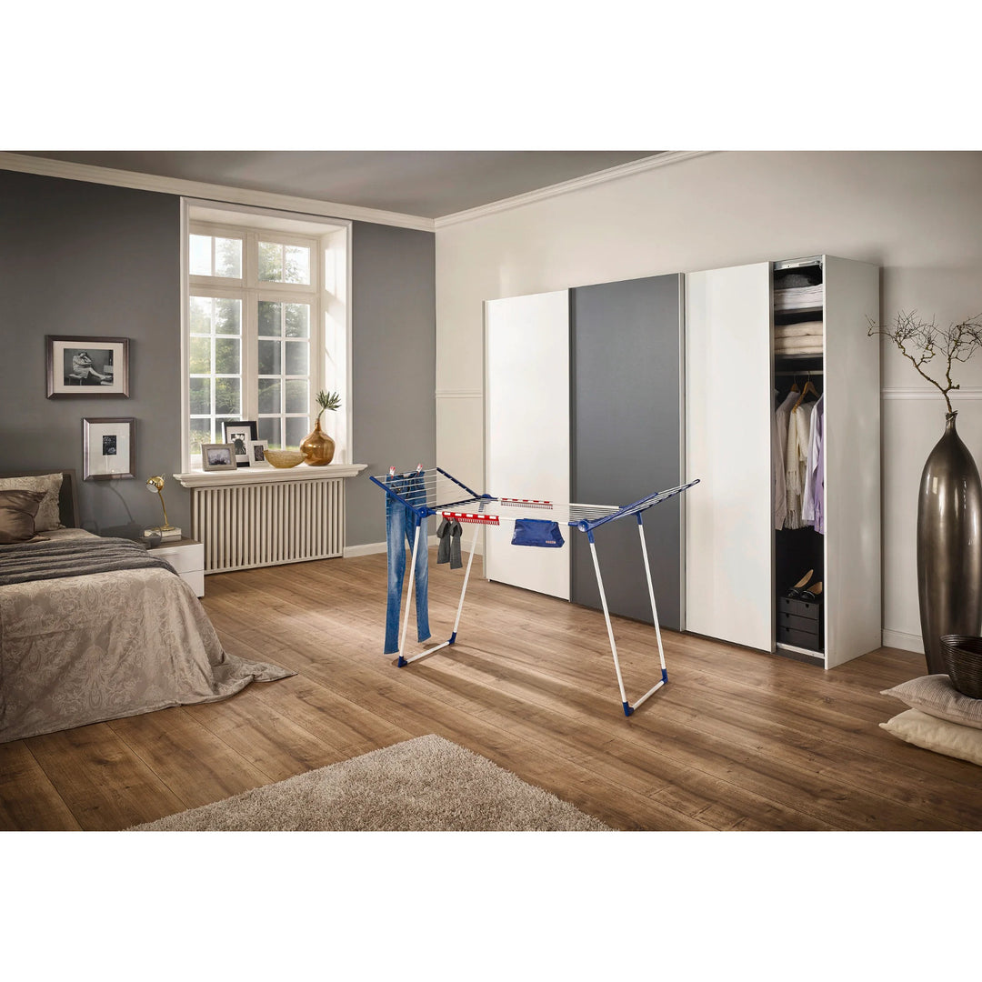 Uscător Leifheit Pegasus 180 Solid Plus, lungime linie 18 m, picioare paralele stabile, rezistent la intemperii, 2 cleme pentru rufe, 81510