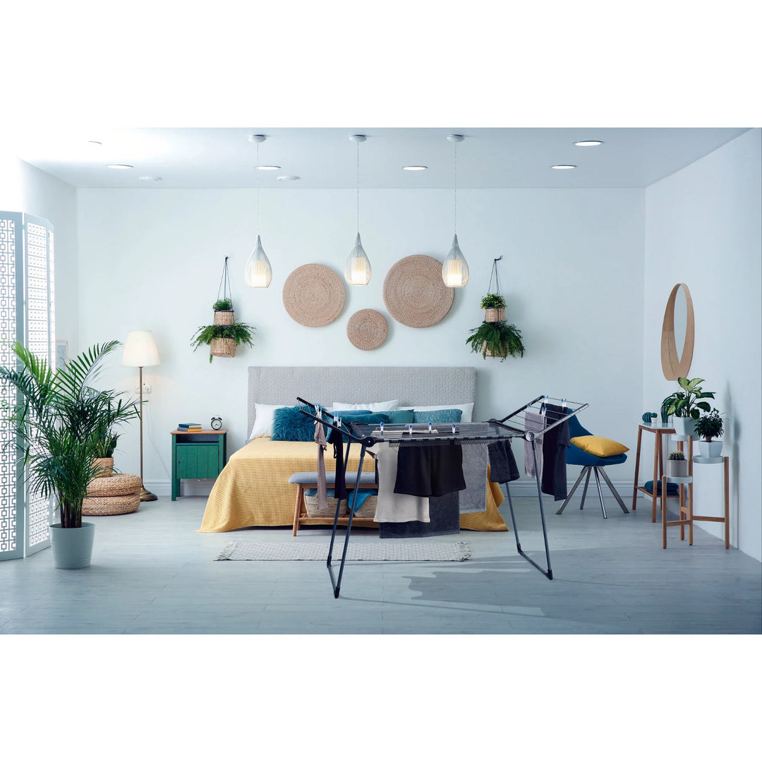 Leifheit Pegasus 180 Solid Black Uscător de rufe, lungime linie 18 m, picioare paralele stabile, rezistent la intemperii, 2 cleme pentru rufe, 81589