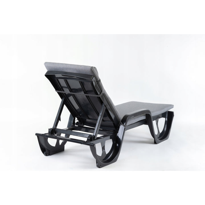 Pernă pentru șezlong Madera, culoare gri, țesătură S-550 melanj, dimensiuni 190x55 cm, fixare cu bandă elastică, impermeabilă, melanj S-23