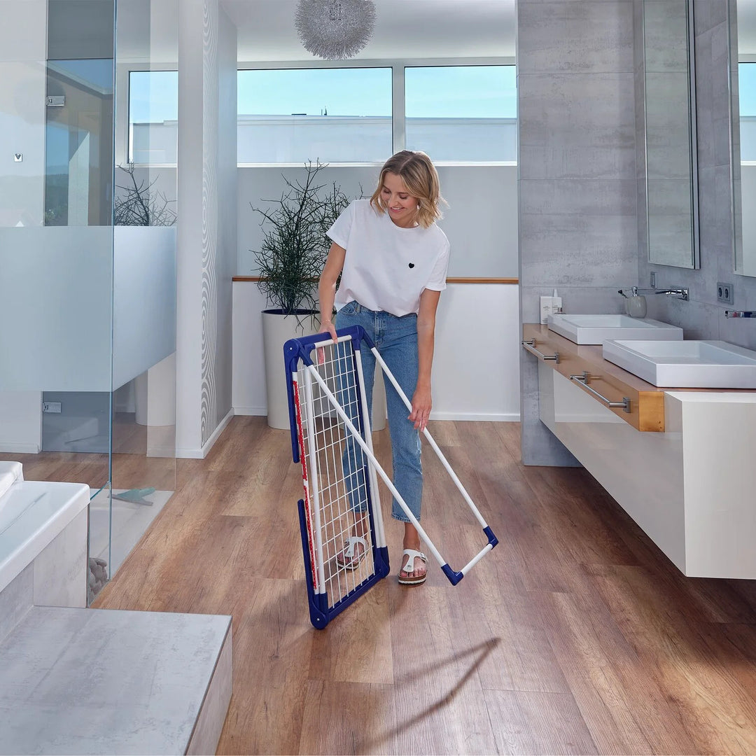 Uscător de rufe Pegasus 180 Solid Leifheit, lungimea corzilor 18 m, picioare paralele stabile, rezistent la intemperii, 2 suporturi pentru rufe, 81514