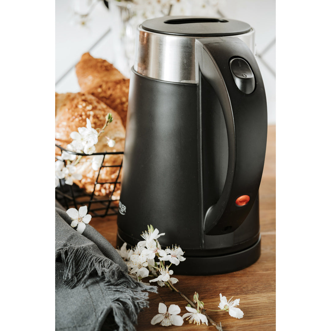 Ceainic electric Adler, din metal, 0,6 L, silențios, putere 800 W, negru. AD 1372