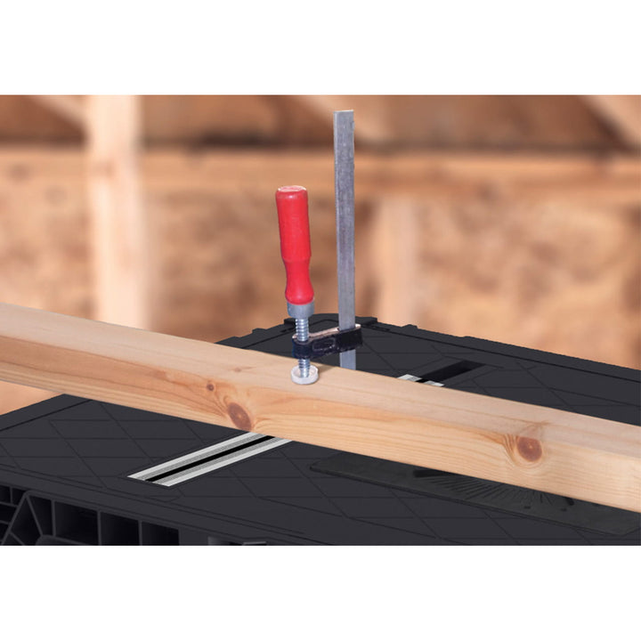 Masă de atelier portabilă Keter Jobmade, capacitate de încărcare 453 kg, picioare antiderapante, compartiment cu cleme sub blat, 239985