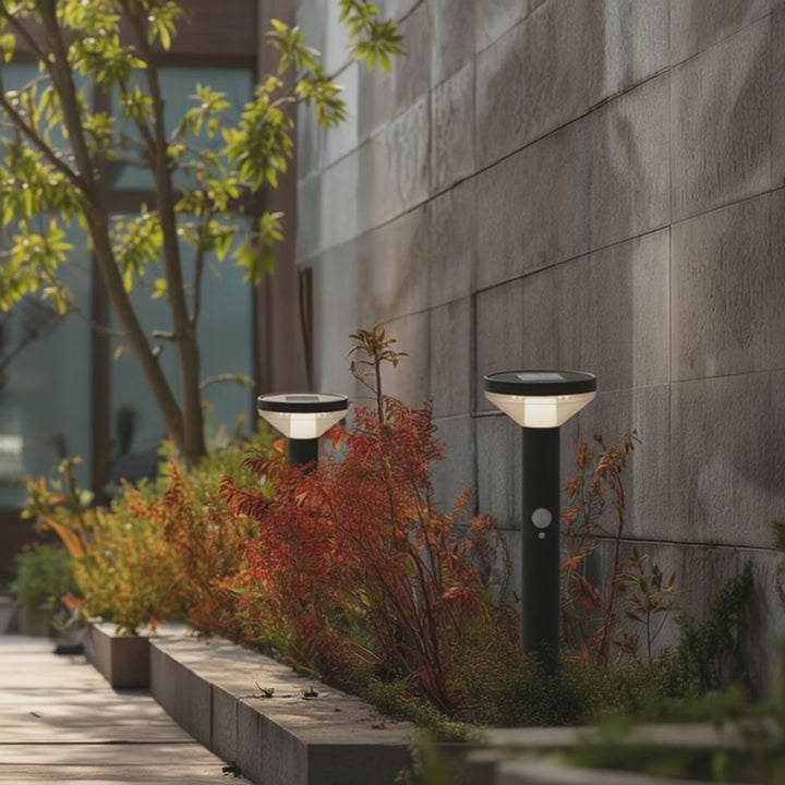 Lampa solara LED cu senzor, MCE465 C/M IP44, Bateria Li-ion 18650, IP44, 3,7V, 1200 mAh, neagra