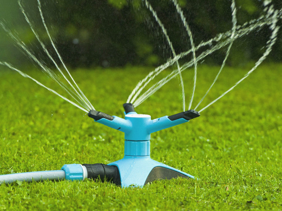 Sprinkler circular rotativ ergonomic Cellfast cu bază triunghiulară