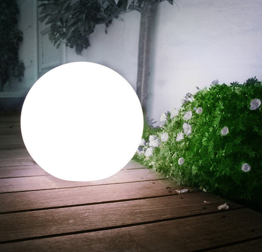 Lampa solară de grădină cu picior GB168 – sferă 30x30x63 cm, LED alb