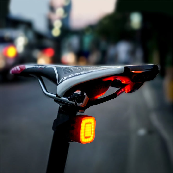 Maclean MCE355 Lumină spate pentru bicicletă Lumină spate COB Lumină LED 125 lumeni Baterie reîncărcabilă USB 3 moduri intermitente IP44 Impermeabil