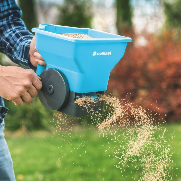 Semănătoare manuală Cellfast pentru împrăștierea sau fertilizarea ierbii