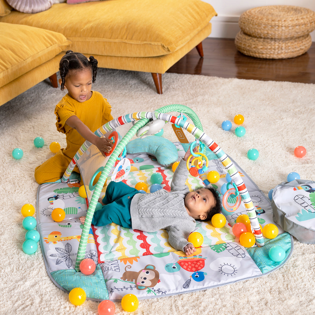 Bright Starts 12624 Bright Starts Baby Play Mat Your Way Ball Play Gym &; Ball Pit 7 Jucării