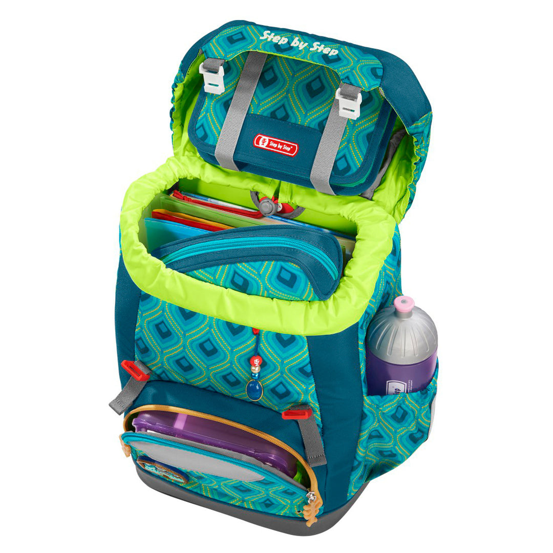 Set ghiozdan cu 4 accesorii Step by Step Magic Castle, 28 x 41 x 20 cm, 22 L, verde