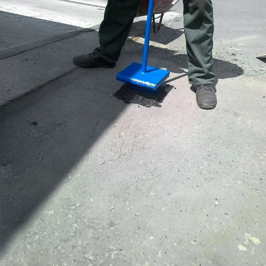 Budomex asfalt la rece, mixtură mineral-asfaltică, pentru repararea suprafeței drumurilor, 25 kg
